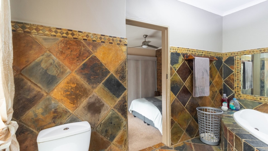 5 Bedroom Property for Sale in Cashan North West